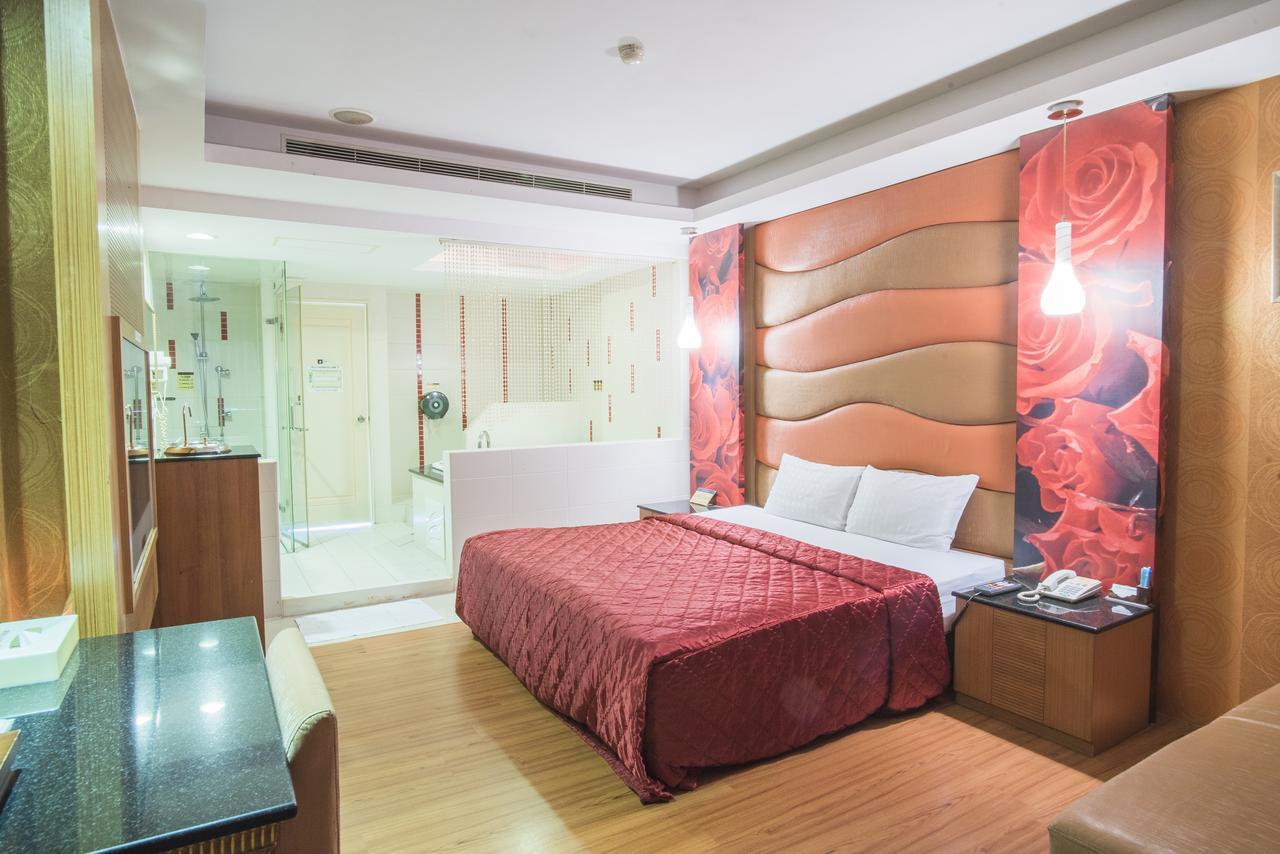 Alexander Motel Kaohsiung Esterno foto