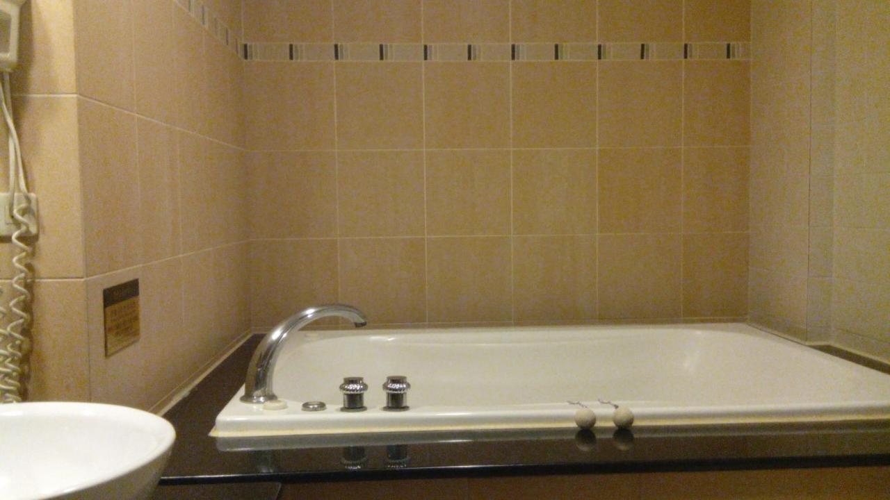 Alexander Motel Kaohsiung Esterno foto